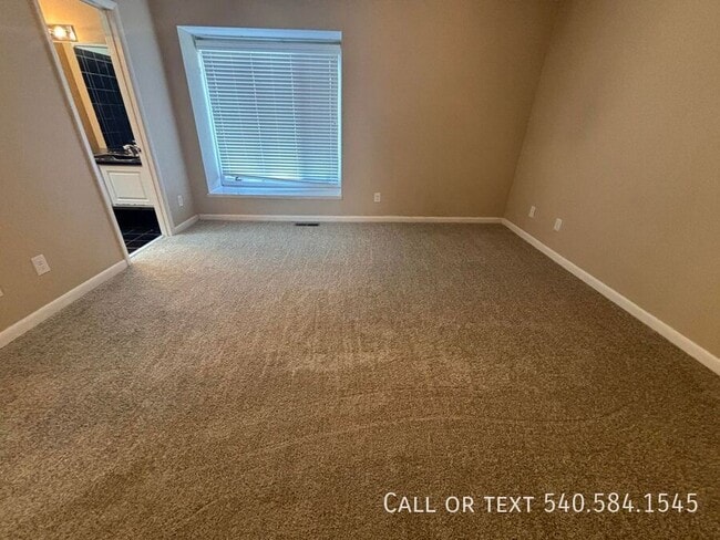 Building Photo - 4978 Hunting Hills Cir