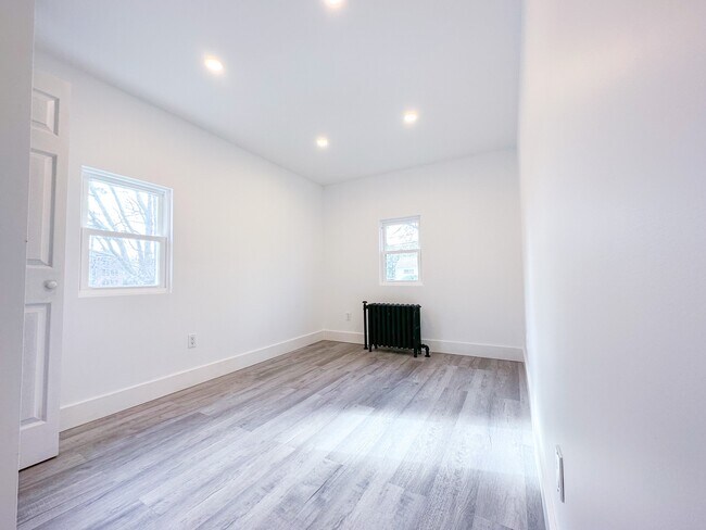 Building Photo - 23 Hewson Ave