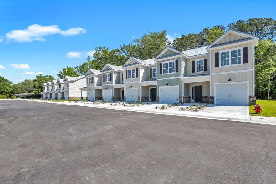 Building Photo - 105 Sherwood Ct