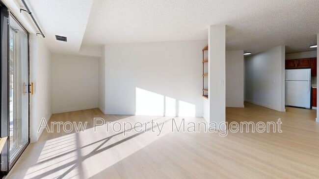 Building Photo - 205 E Arbor Ave