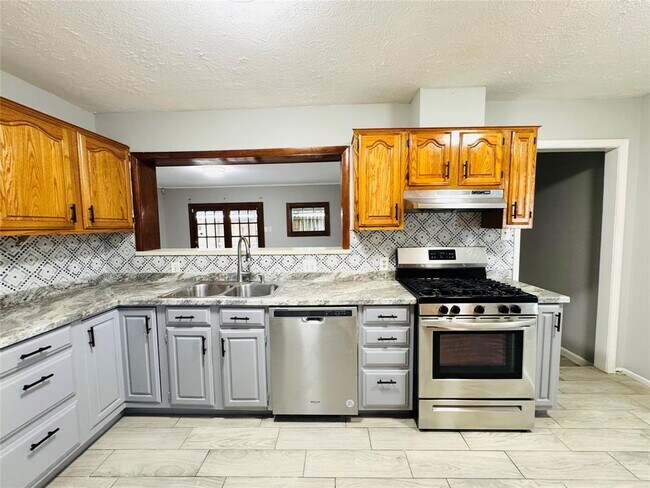 Building Photo - 7905 Turquoise Ln