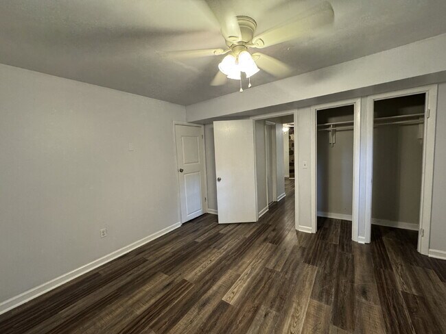 Building Photo - 2 bedroom 1 bathroom in Fair Play