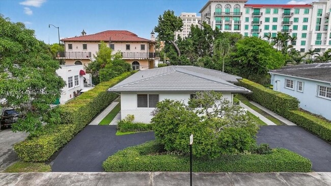 Building Photo - 349 Santander Ave