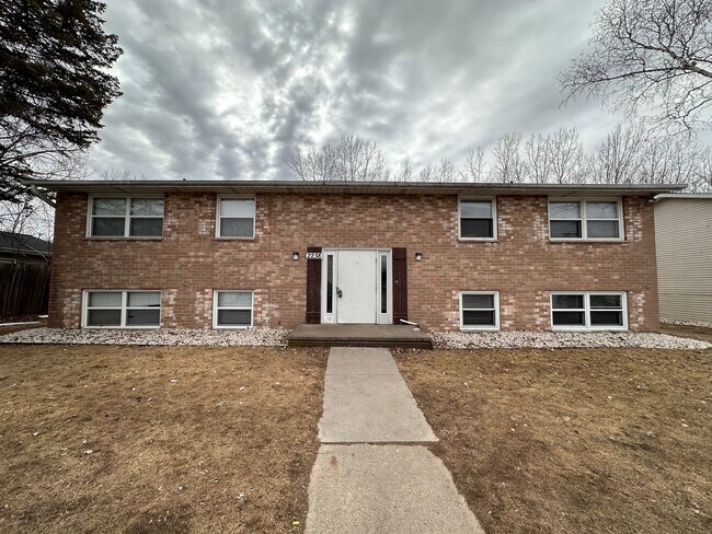 Building Photo - Regal Landing IIII