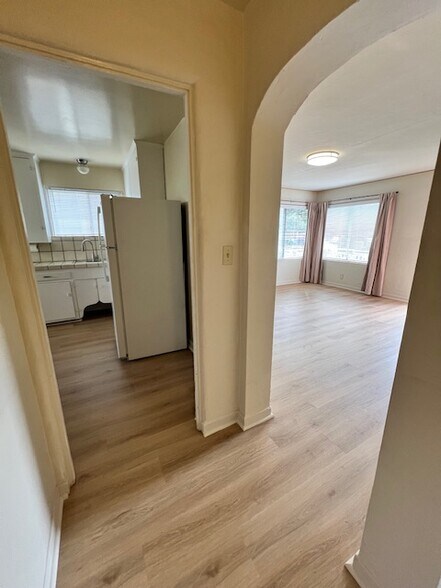 From Livingroom to kitchen - 715 Cass St