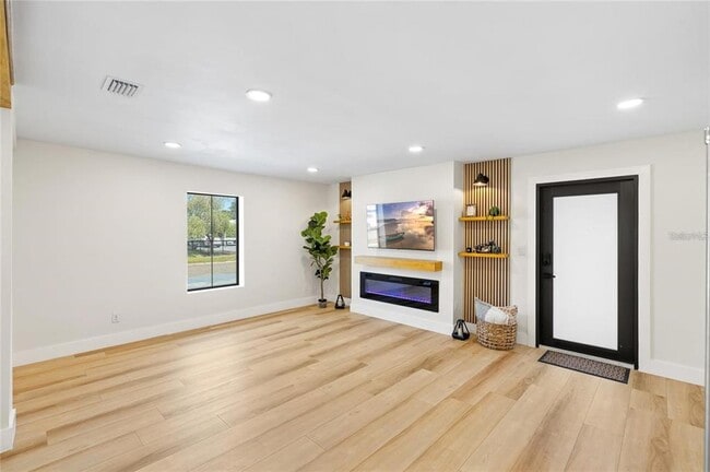 Building Photo - 4412 W Trilby Ave