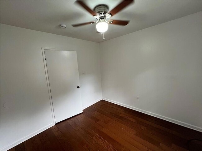 Building Photo - 7702 Belcrest Pl