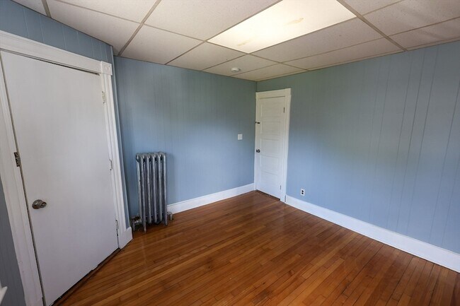 Building Photo - 7 Gayland St