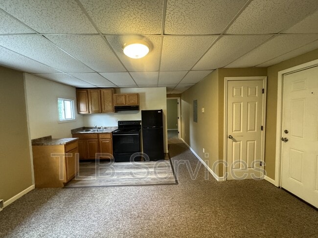 Building Photo - 1598 Heart Lake Rd