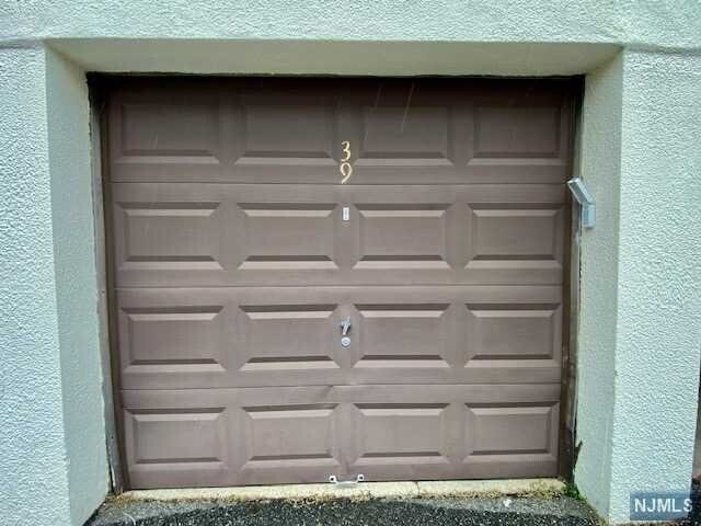 Building Photo - 2320 Linwood Ave