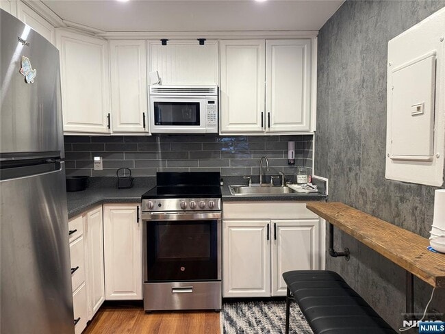 Building Photo - 42 Willow Wood Ct