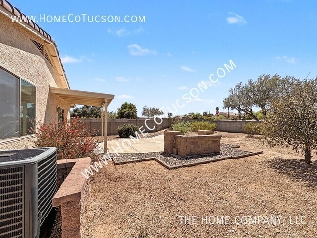 Building Photo - 6619 W Wenden Way