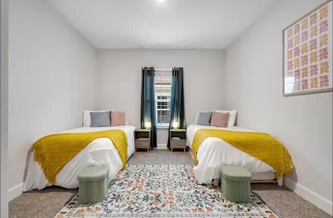 Building Photo - 2047 Hansel Hl Dr