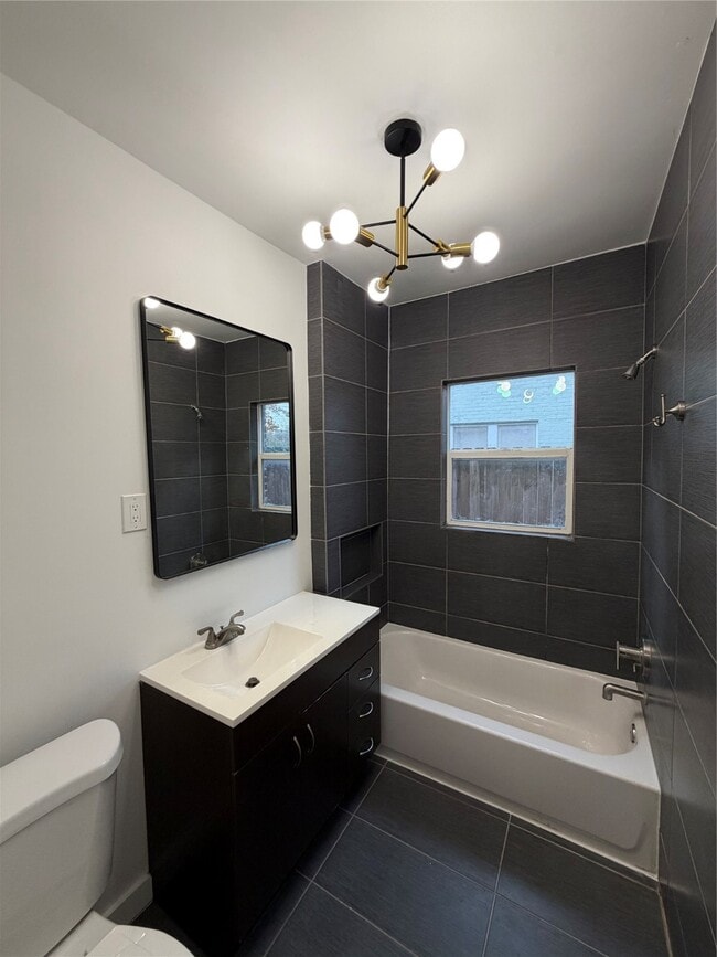 Building Photo - 1637 Bonnie Brae St