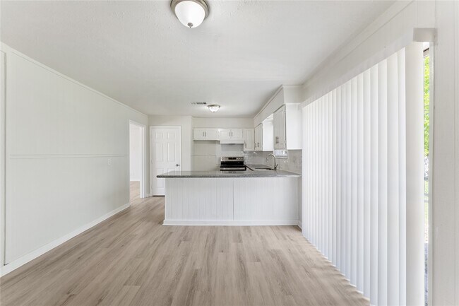 Building Photo - 7725 St Lo Rd