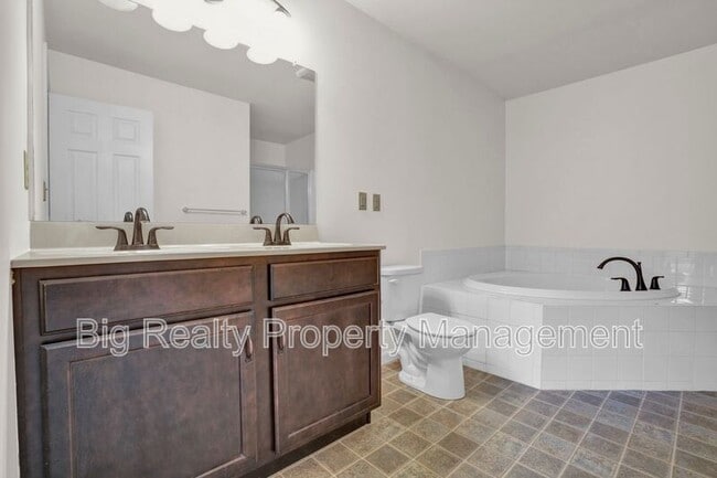 Building Photo - 2024 Morgan Hill Dr