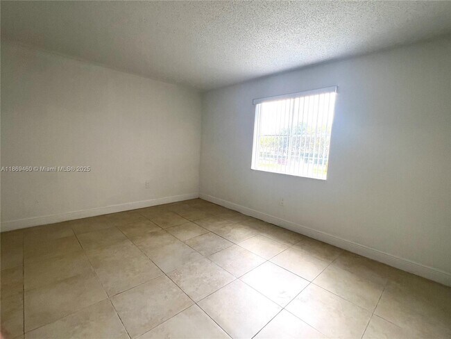 Building Photo - 4704 NW 114th Ave