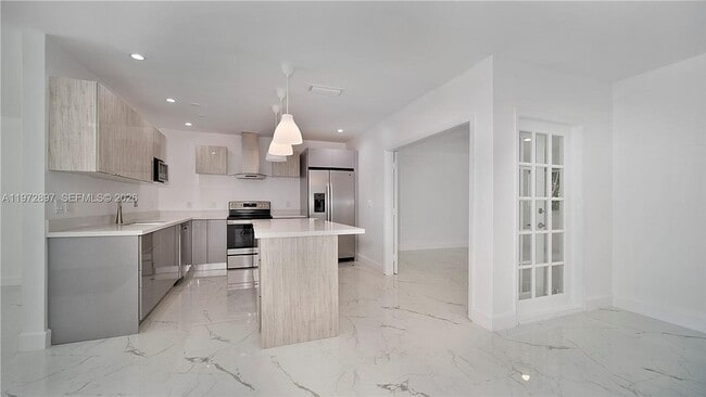 Building Photo - 11690 SW 81st Rd