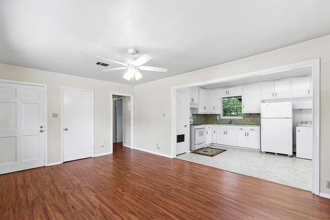 Building Photo - 4807 Sylvandale Dr
