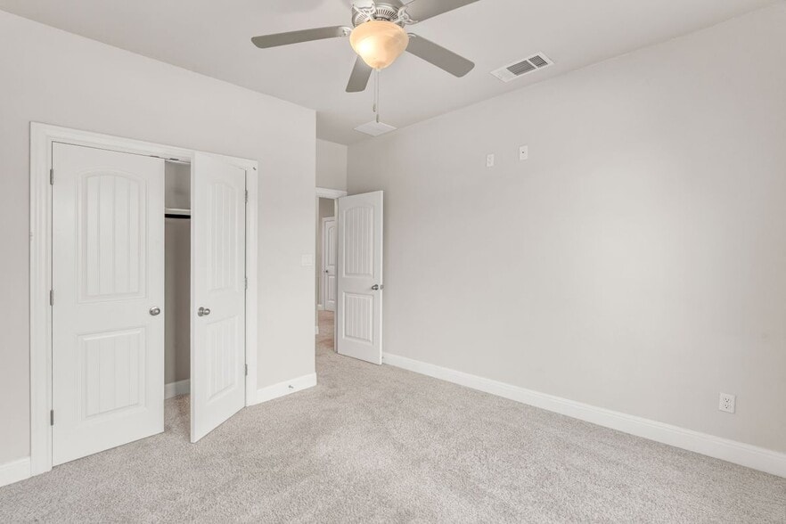 Building Photo - 5300 Cipriano Dr