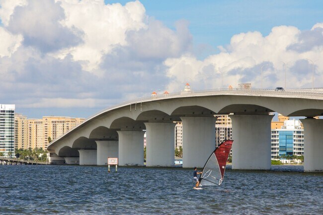 Building Photo - Beautiful turnkey ready 2/2 unit available...