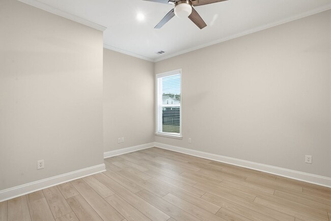 Building Photo - 3-Bed Corner Lot Home in Waterways Community