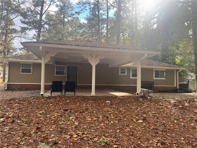 Building Photo - 2191 Beecher Cir SW