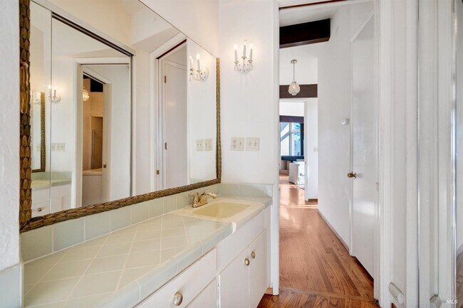 Building Photo - 80 Monte Cimas Ave