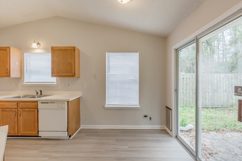 Building Photo - 4172 Davie Ct