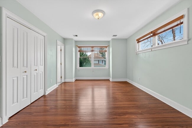 Building Photo - 6 Adams St