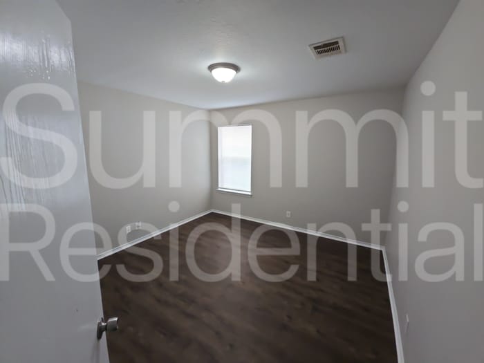 Building Photo - 120 Beech Dr