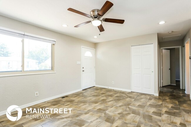 Building Photo - 5161 Xanadu St