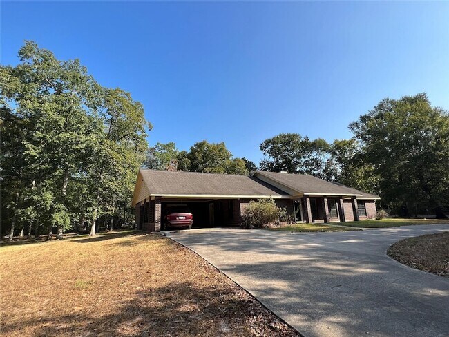 Building Photo - 12345 Oak Leaf Rd