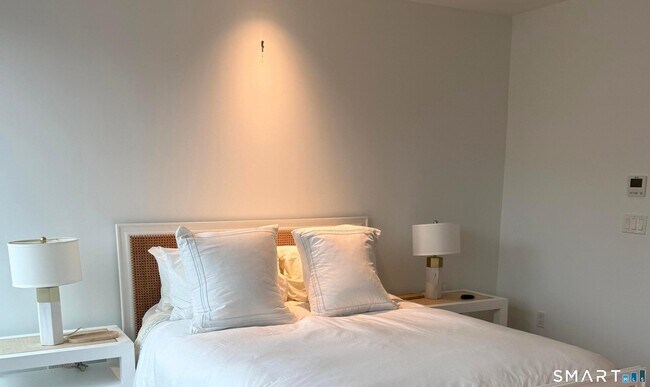 Building Photo - 111 Rowayton Ave