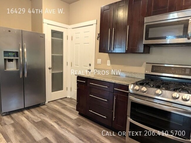 Building Photo - 16429 44th Ave W