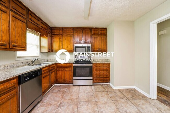 Building Photo - 3 Bedroom Pet-Friendly Home in Conyers, GA with Main Street Renewal
