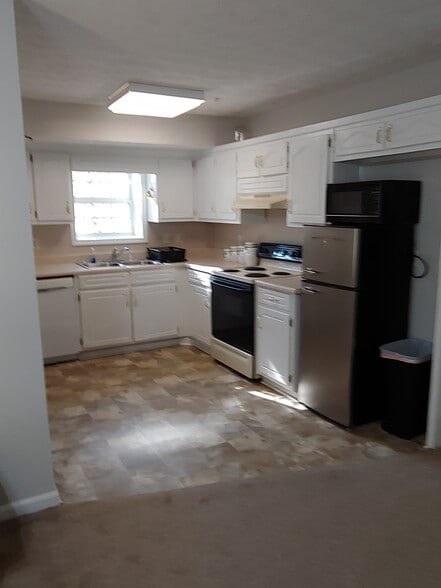 Building Photo - 490 Old Highway 81