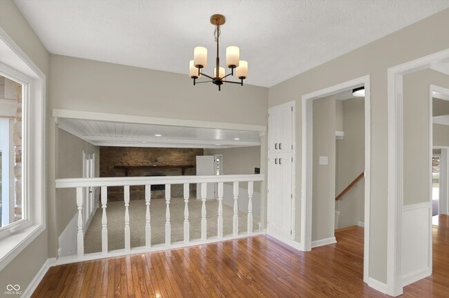 Building Photo - 3037 Golfview Dr