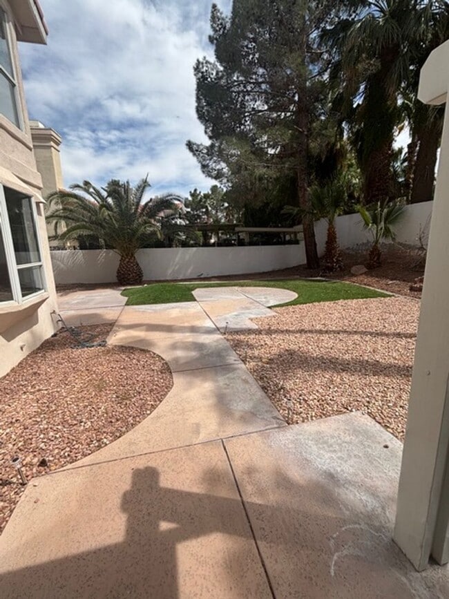 Building Photo - 2929 Sterling Cove Dr