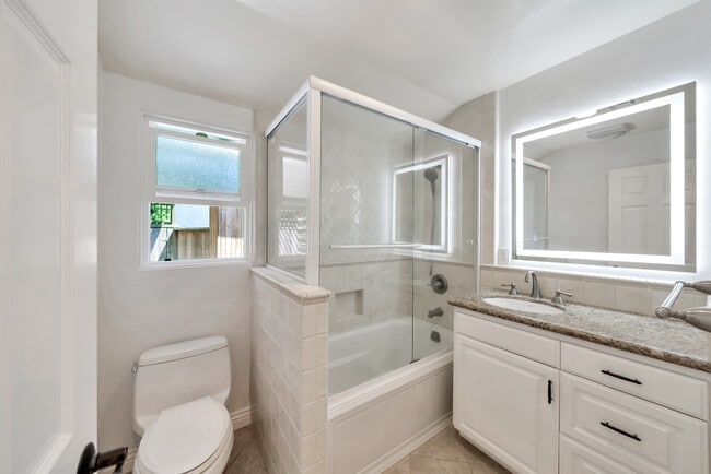 Building Photo - 3116 Breakers Dr