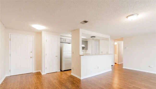Building Photo - Freshly Renovated 3BR Condo Steps from UNC...