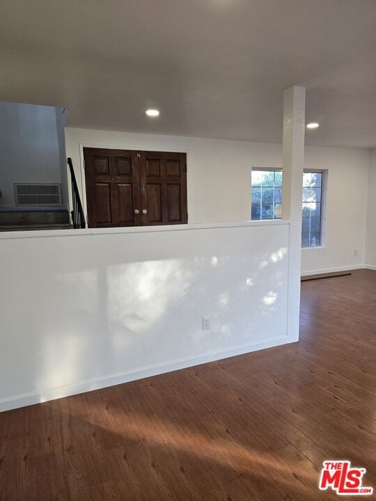 Building Photo - 10123 Hanna Ave