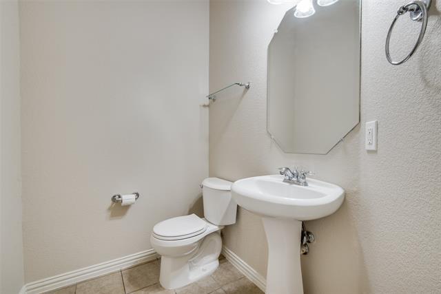 Building Photo - 2316 Collin Dr