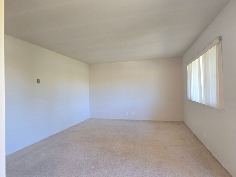 Building Photo - 3579 Agate Dr