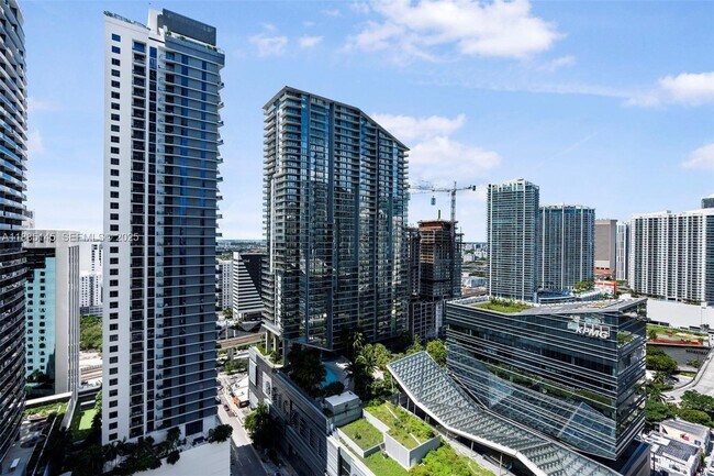 Building Photo - 801 S Miami Ave