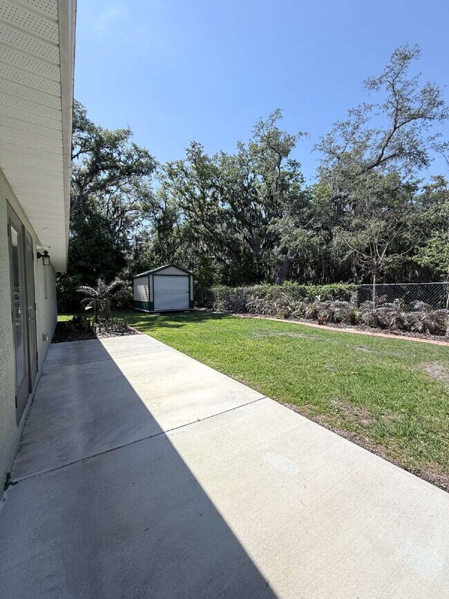 Building Photo - 3 Bedroom and 2-Bathroom House