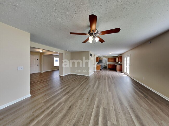Building Photo - 10825 Spring Green Dr