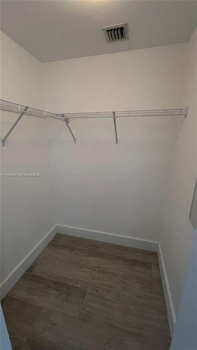 Building Photo - 121 NE 34th St