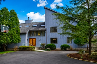 Building Photo - 23 Valley View Dr
