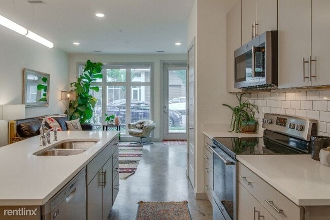 Building Photo - 1 br, 1 bath Condo - 703A Cleo Miller Drive